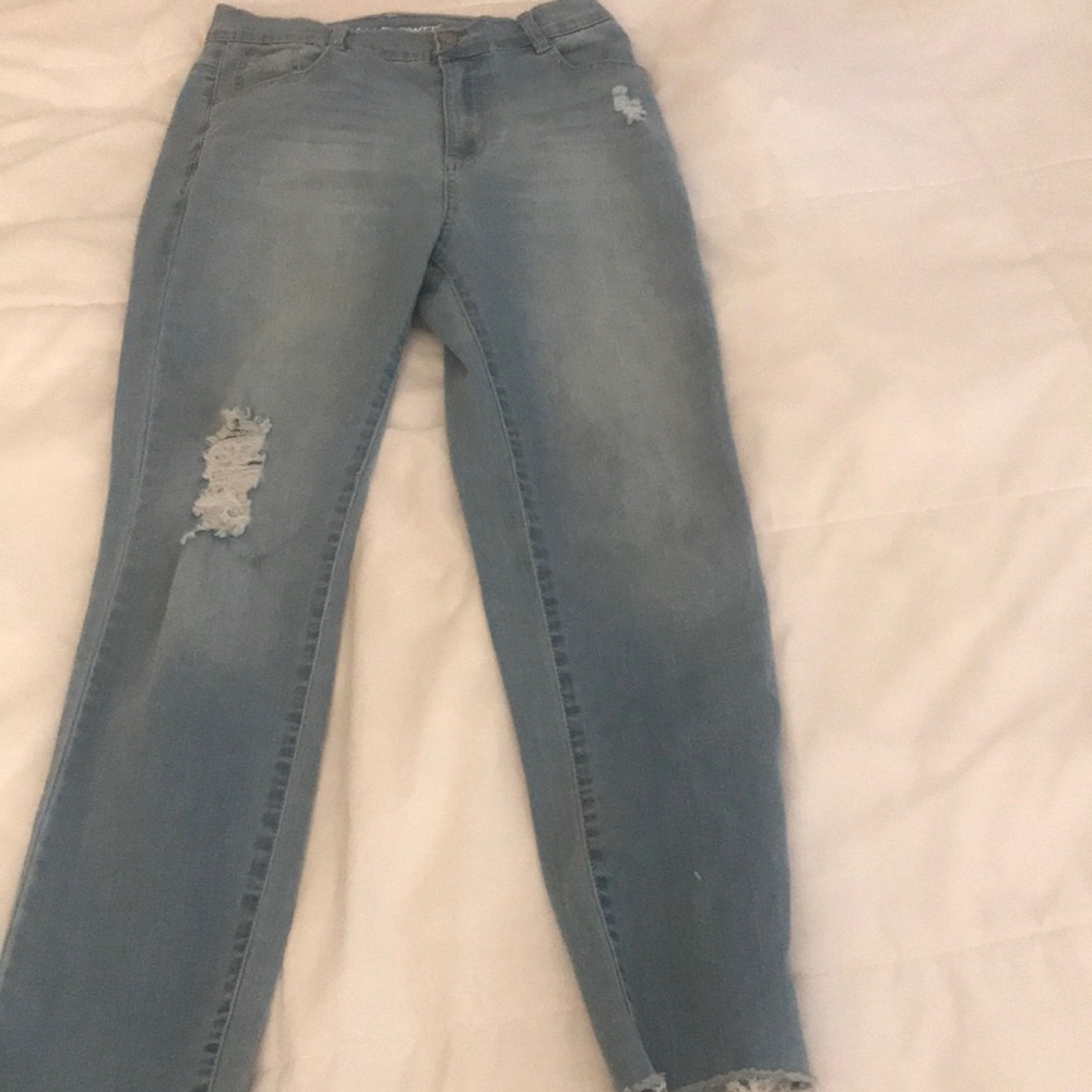 Mom jeans high rise.